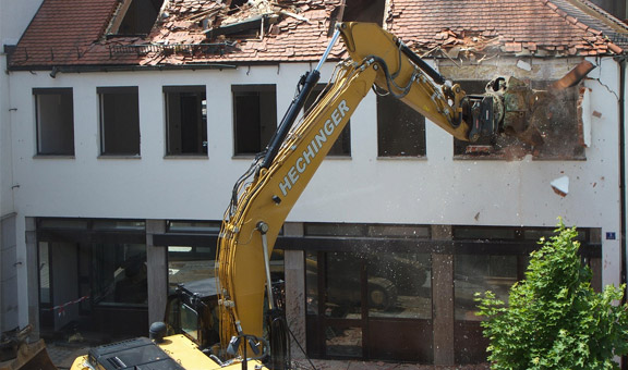 our experts are in the middle of a residential demolition